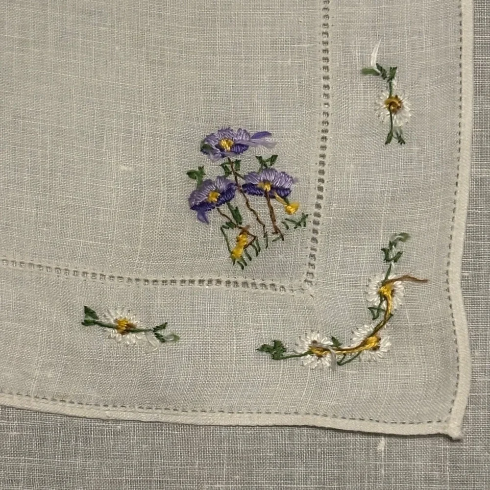 Vintage White Hand Embroidered Floral Linen Ladder Stitch Handkerchief Set 2pc